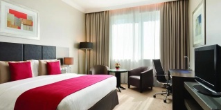 Abu Dhabi: Отель Ramada by Wyndham Abu Dhabi Downtown