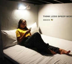 Кровать в общем номере (женский номер) в Beehive Phuket Old Town - Hostel