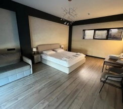 Люкс с 2 комнатами с балконом в Hotel&Suite AinLan