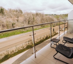 Стандарт + с балконом и видом на горы (одна кровать160 см, кресло-кровать 80 см) 3* в Golden hills