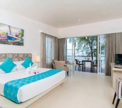 Номер Deluxe рядом с пляжем в The Briza Beach Resort Khaolak