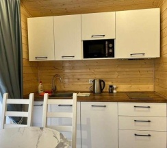 Коттедж семейный с 1 двуспальной кроватью и кухней в Счастье в горах