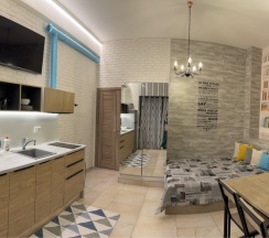 [1] Студия с патио и отдельным входом в Loft