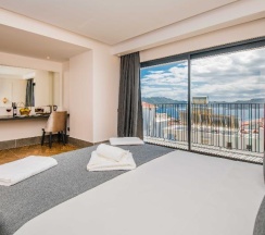 Двухместный номер Standard с балконом двуспальная кровать в Kas Pier Hotel