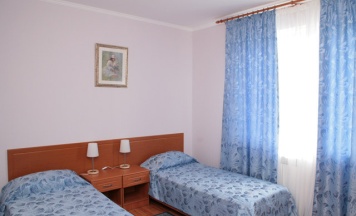 Двухместный номер Economy с балконом и с красивым видом из окна 2 отдельные кровати в Собер