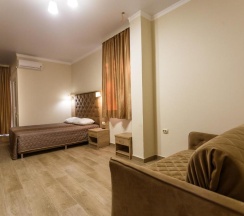 Четырёхместный полулюкс в Панорама