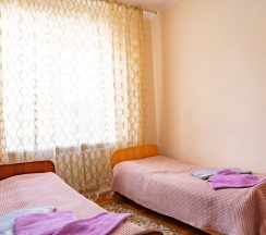 Комната в блоке (2 ОДНОСПАЛЬНЫЕ КРОВАТИ) в Nakra