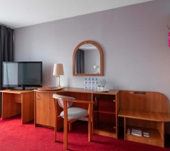 Стандарт двухместный с двумя кроватями в Marins Park Hotel Новосибирск