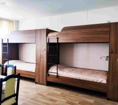 Кровать в 8-местном общем номере в Арт-Ульяновск