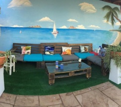 Коттедж с 2 комнатами в Mamas Summer House