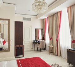 Делюкс с видом в атриум с 1 двуспальной кроватью в Wawelberg Hotel St.Petersburg