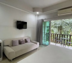 Номер Deluxe с балконом в Green Hill Resort