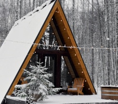 Коттедж Comfort с красивым видом из окна в Deep Lake House
