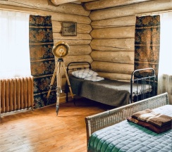 Особняк из вековых сосен в Gora Country Club