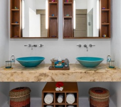 Двухместный Beach House Palapa двуспальная кровать в Shangri-la Caribe Beach Village Resort
