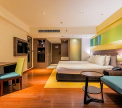 Двухместный номер Standard с балконом (двуспальная кровать) в Отель Holiday Inn Resort Phuket Karon Beach by IHG