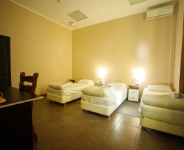 Стандартный трехместный номер в Night train motel