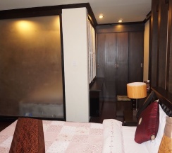Люкс с балконом в Narakul Resort Hotel