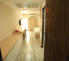 Двухместный номер Standard 2 отдельные кровати в Favori Hostel Bangkok Surawong