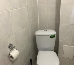 двухкомнатный номер с балконом и видом на море в AlexHome