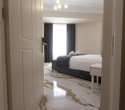 Семейный люкс Deluxe в Modern Luxury Hotel