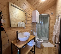 4-местный 2-комнатный коттедж улучшенный в Air house Arkhyz
