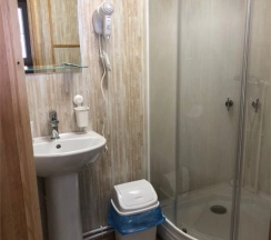 Двухместный домик 2 отдельные кровати в Arkhyz family lodge