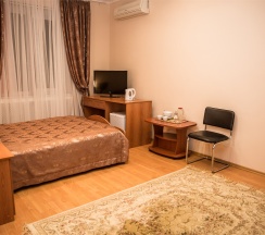 «Повышенной комфортности» двухспальная кровать, диван в Вип-Хаус