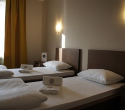 3-местный номер улучшенный с 2 односпальными кроватями в B&B hotel