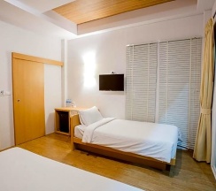 Одноместный номер Deluxe с видом на город двуспальная кровать в Casa de Coral Phuket