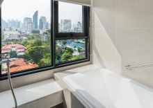 Номер Standard с 2 комнатами с балконом двуспальная кровать в Staybridge Suites Bangkok Thonglor, an IHG Hotel