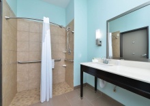 Четырёхместный номер Standard в Holiday Inn Express & Suites Austin South, an IHG Hotel