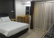 Двухместный номер Deluxe с балконом двуспальная кровать в Loftel at Nakhon