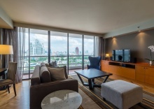 Двухместный номер Deluxe с 3 комнатами с балконом 2 отдельные кровати в Chatrium Residence Sathorn