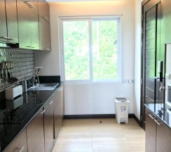 Апартаменты с 2 комнатами с балконом и с красивым видом из окна в Апартаменты Sea and Sky