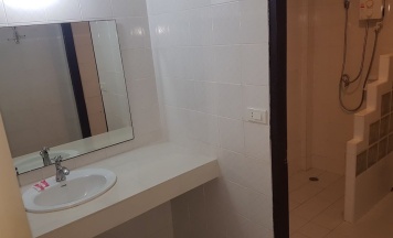 Двухместный номер Grand с балконом двуспальная кровать в Sunshine Guest House