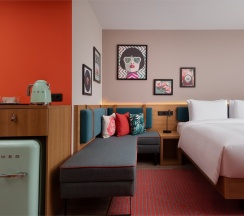 Стандартный номер с кроватью Queen size и диваном в Hampton by Hilton Moscow Rogozhsky Val