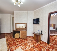 Люкс двухкомнатный с балконом в Castro