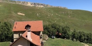 Малокарачаевский район: Отель Бермамыт