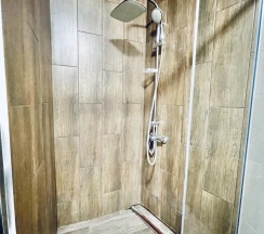 3-комнатные апартаменты улучшенные Маршала Баграмяна 1 в Vegas apartments (Вегас апартментс) на улице Маршала Баграмяна, 1