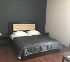 Номер полулюкс с 1 двуспальной кроватью в Luxor