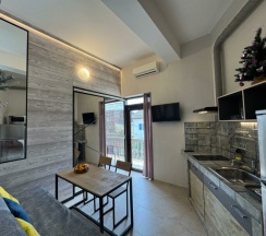 (23)Студия с двухуровневой кроватью и балконом в Loft