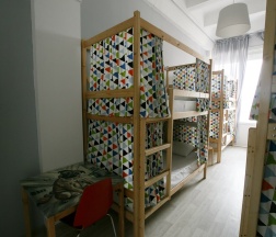 Нижнее место в 8-местном номере для Женщин №508 в Bla Bla Hostel
