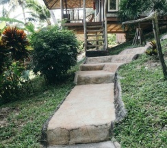 Бунгало с балконом и с видом на сад в Railay Garden View Resort