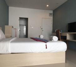 Двухместная студия Deluxe с балконом двуспальная кровать в Khao Oat Airport