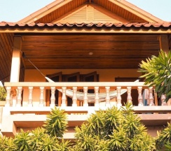 Бунгало Standard с балконом и с видом на море в J.B.Hut Bungalows