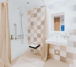 Двухместный номер Accessible двуспальная кровать в Hampton by Hilton Warsaw Reduta