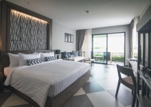 Вилла Premier с балконом и с видом на море в Coral Tree Villa Huahin