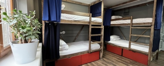 Место в восьмиместном общем номере в Lv.hostel