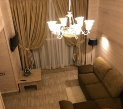 Коттедж с красивым видом из окна в СПА-Волга